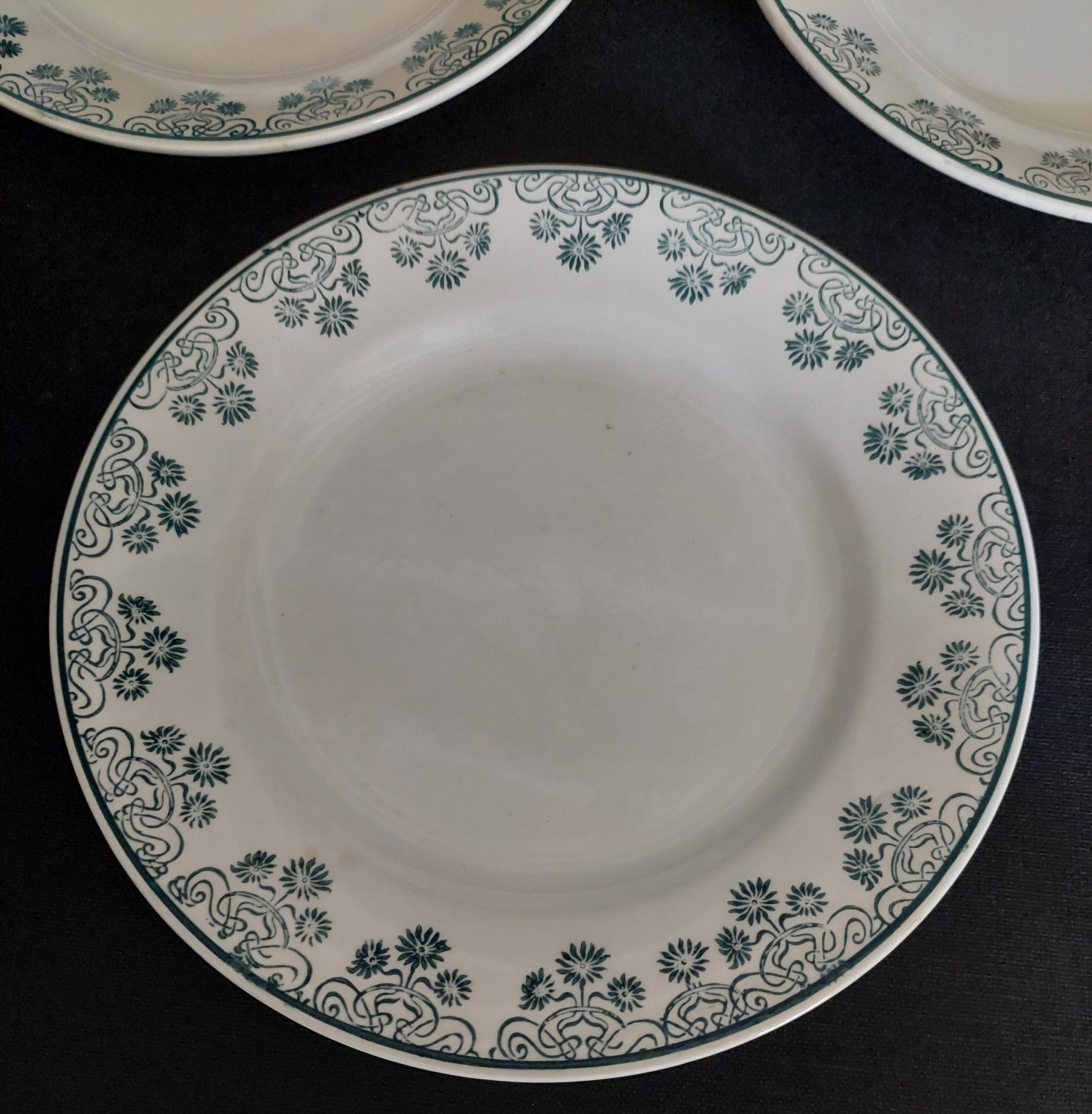 Flat plates in Digoin & Sarreguemines ironstone earthenware