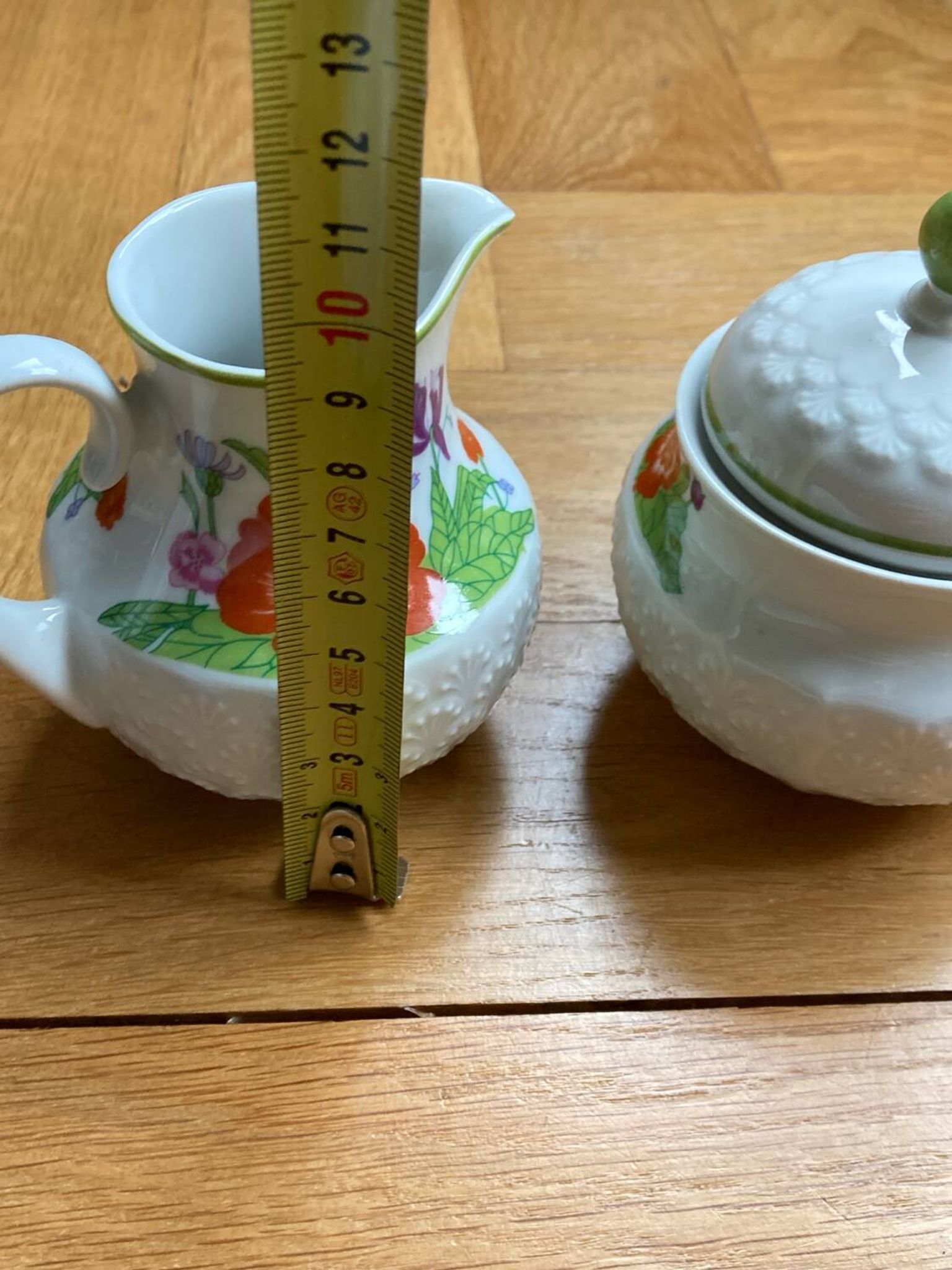 Sugar bowl and milk jug with flowers Hutschenreuther