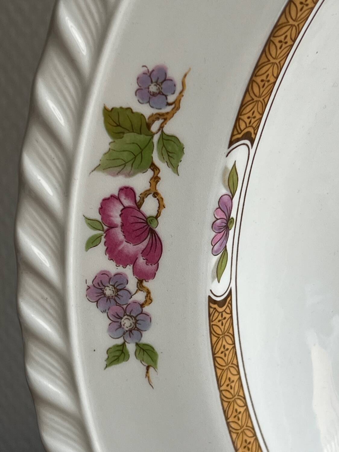 Pontesa hollow round dish