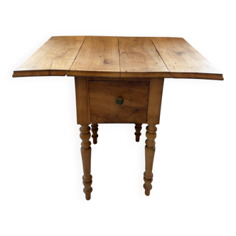 Dressing table with flaps, sandblasted.