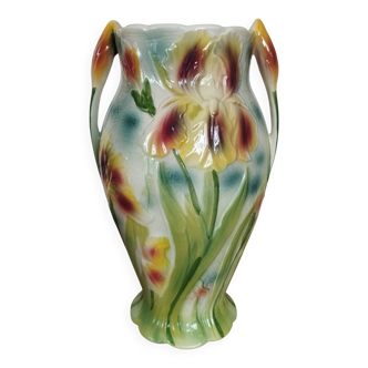 Vase barbotine avec iris numerote de saint clement