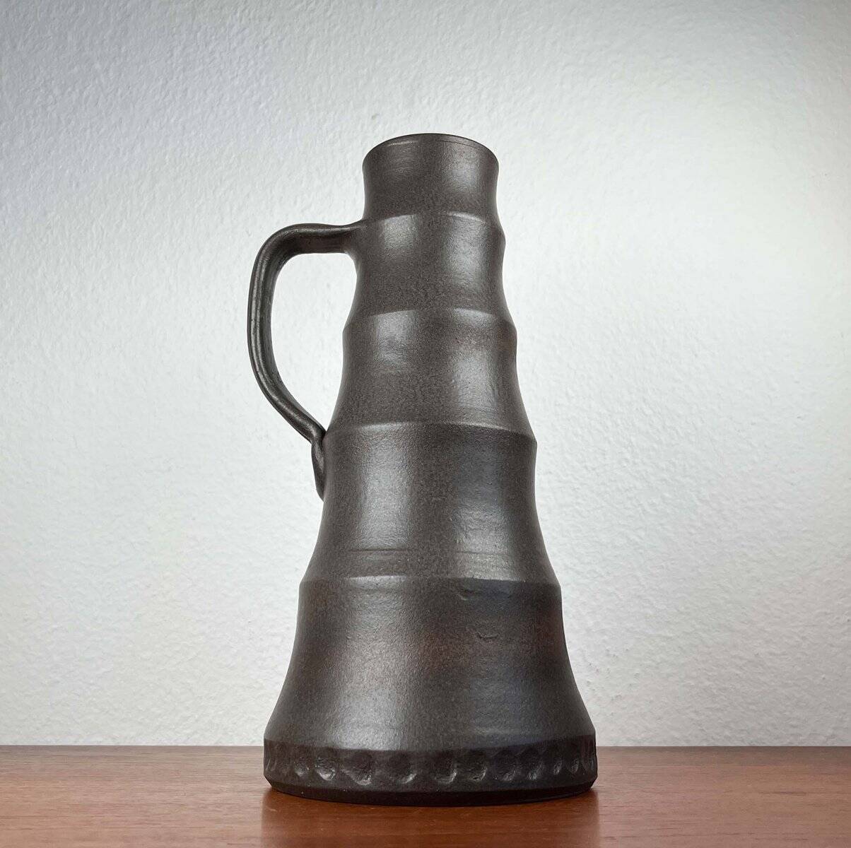 Footed vase in studio pottery from German mid-century by Petra Töpferei, 1960s.