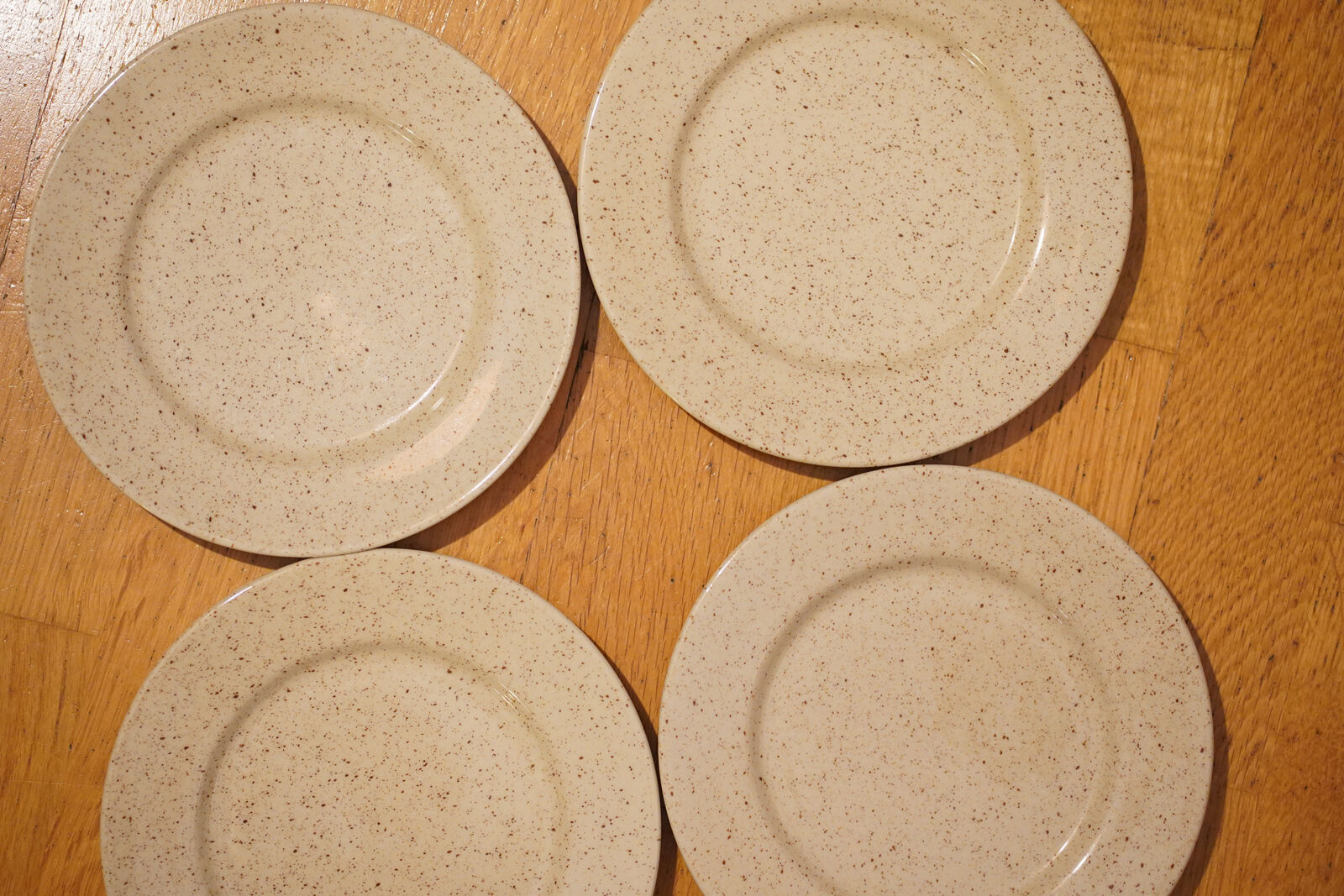 4 vintage dessert plates