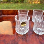 Lot de six verres a liqueur en cristal