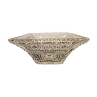 Fruit cup in finely chiseled crystal, square shape.