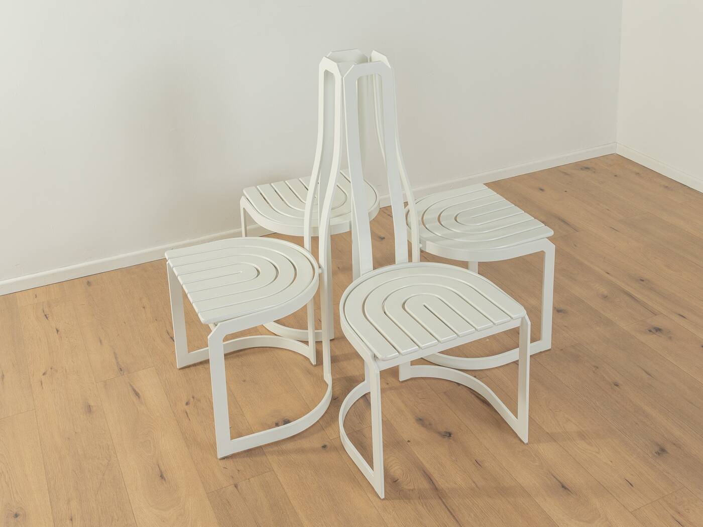 Chaises de salle à manger postmodernes, Allmilmö
