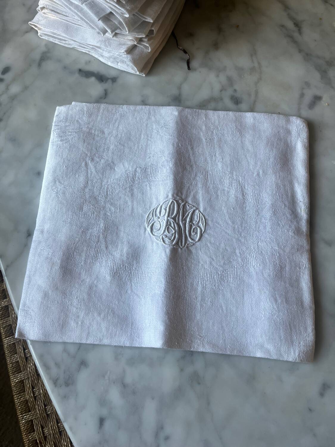 Série de 10 serviettes en lin brodé anciennes