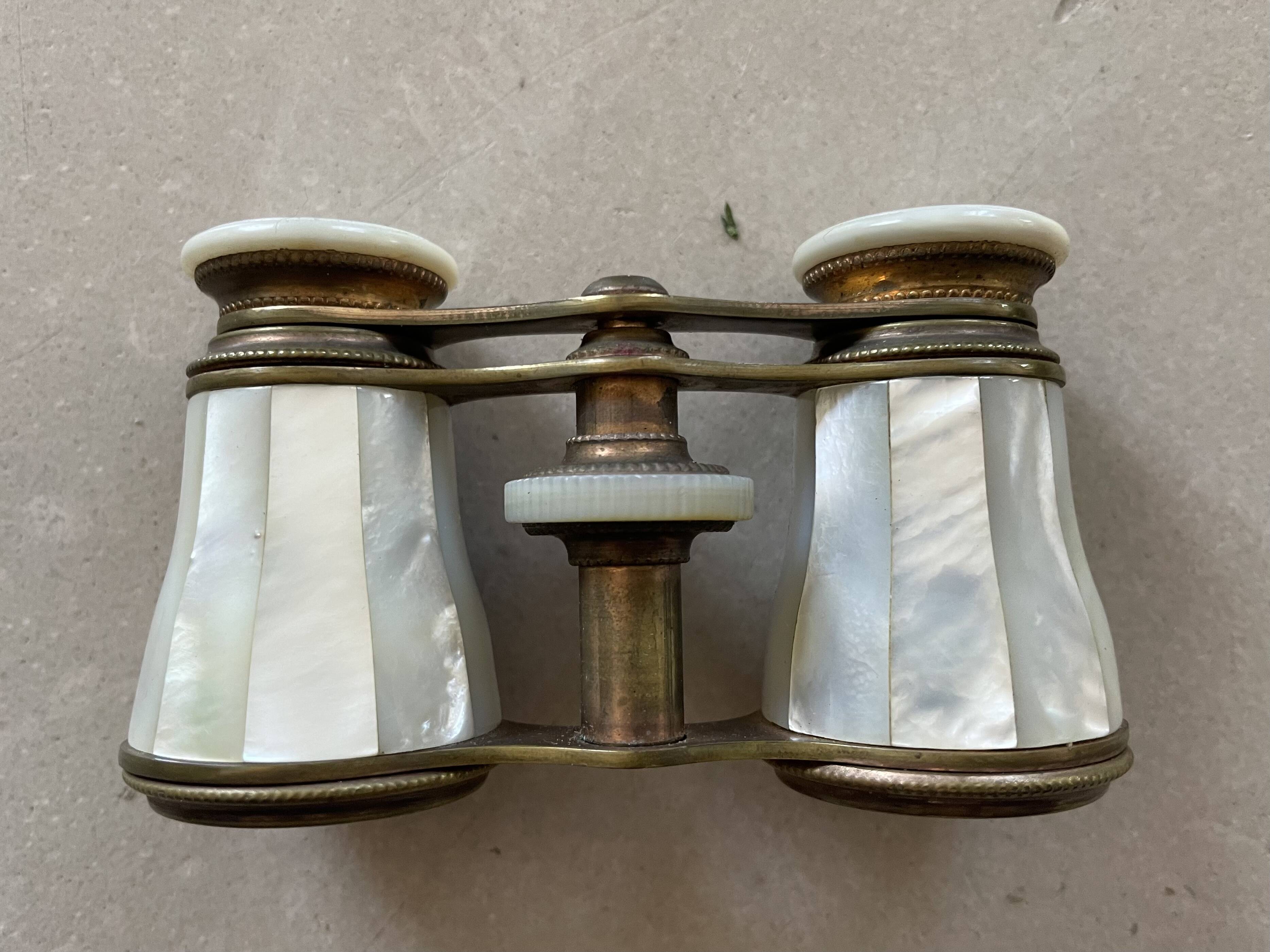 Mother-of-pearl opera binoculars