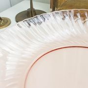 Plat rond en verre dépression rose "Rosaline" Arcoroc de Luminarc