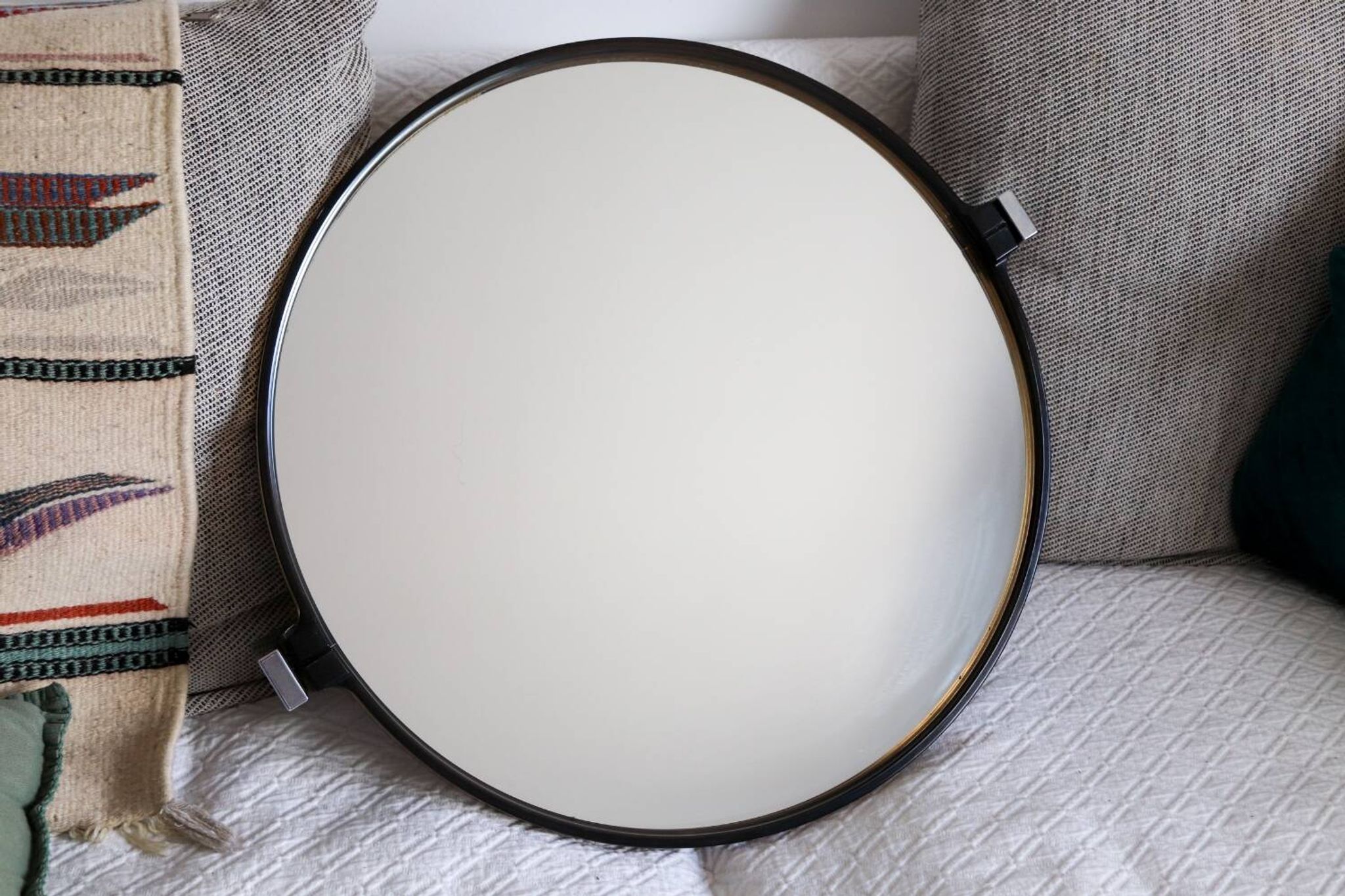 Miroir mural rond en plastique fumé vintage