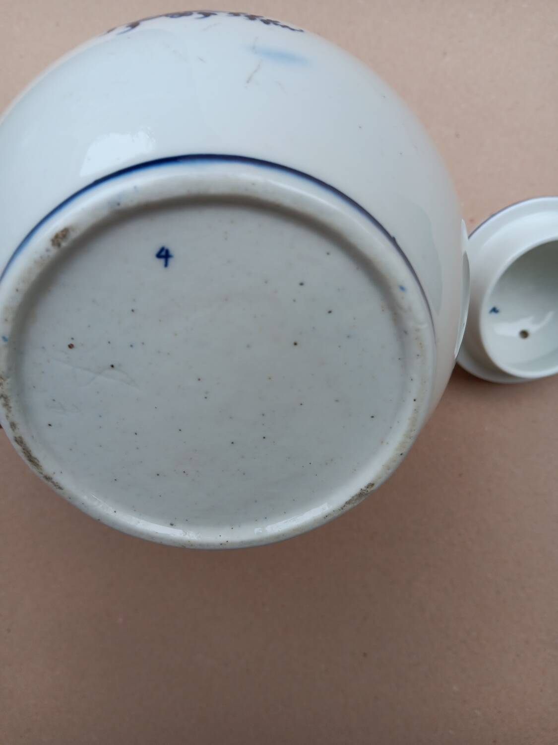 Porcelain coffee pot