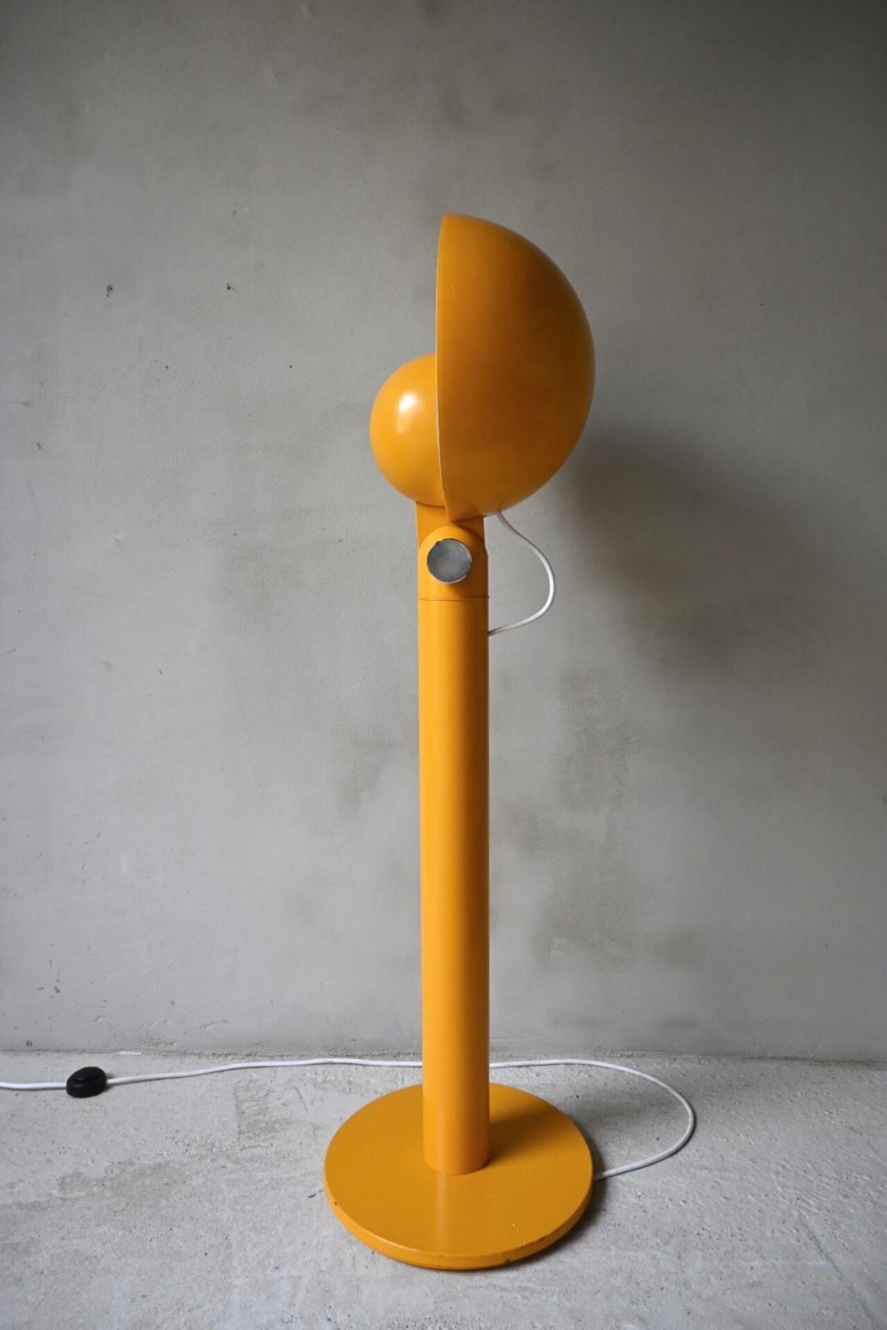 Lampadaire Cuffia par Francesco Buzzi pour Bieffeplast en jaune
