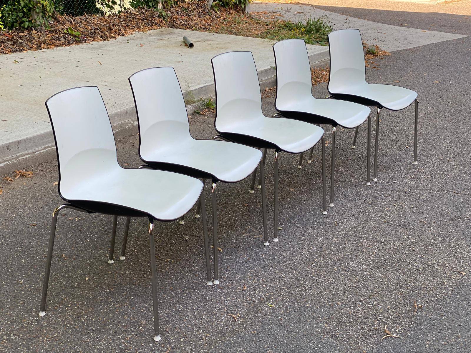 4 chairs or 5 Italian Scandinavian design chairs