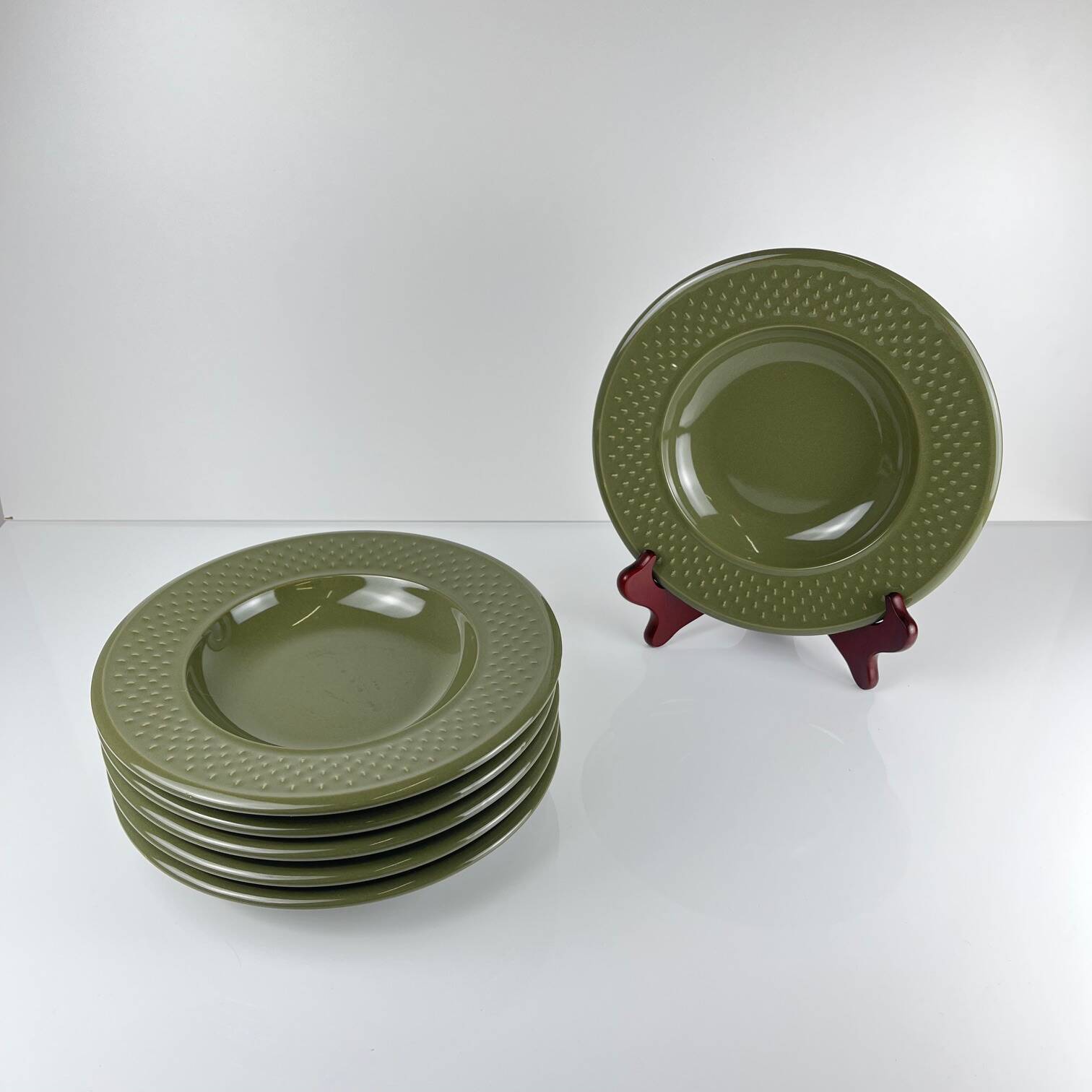 6 assiettes creuses vertes Genevieve Lethu modèle "Grain de riz"
