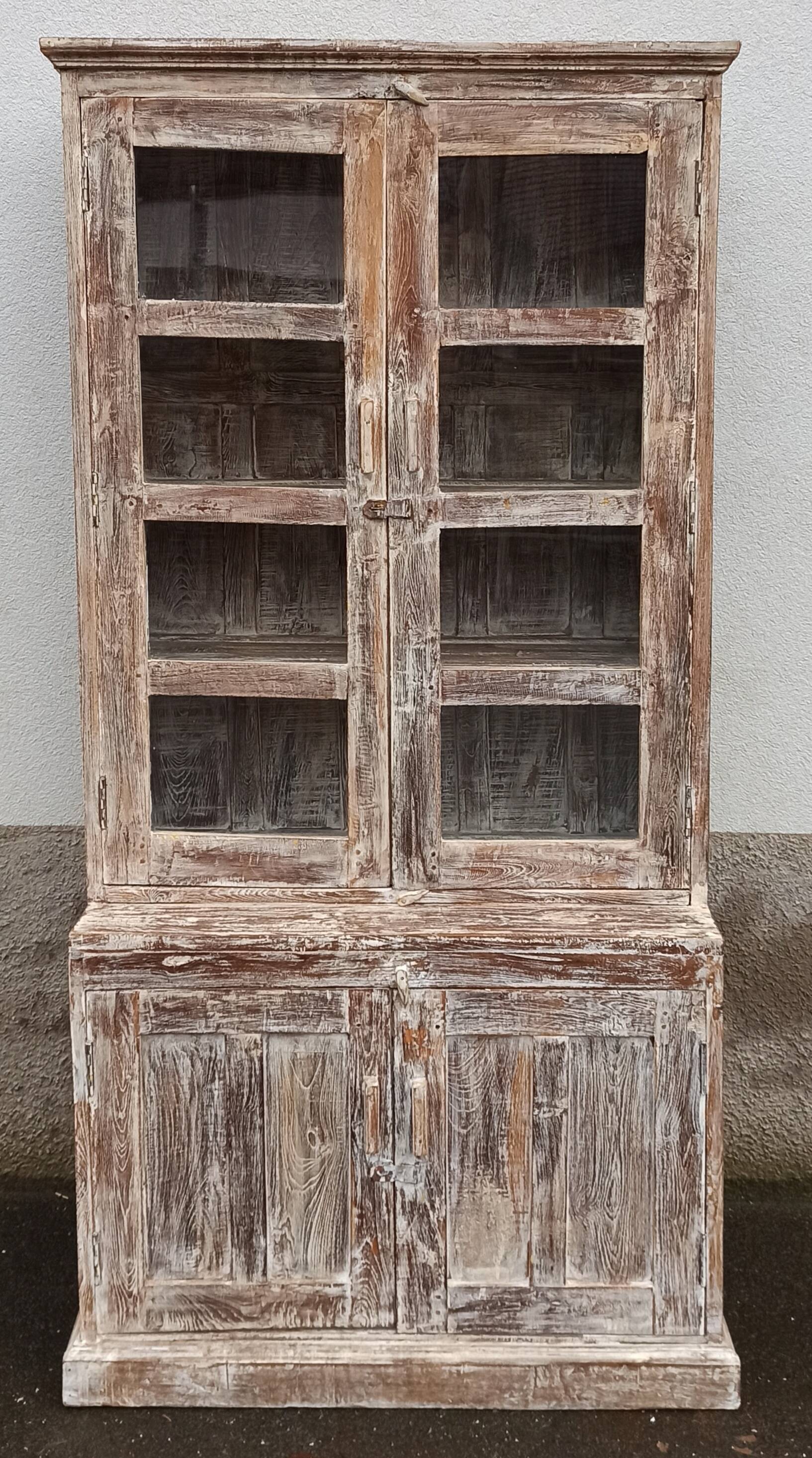 Vaisselier en bois ancien