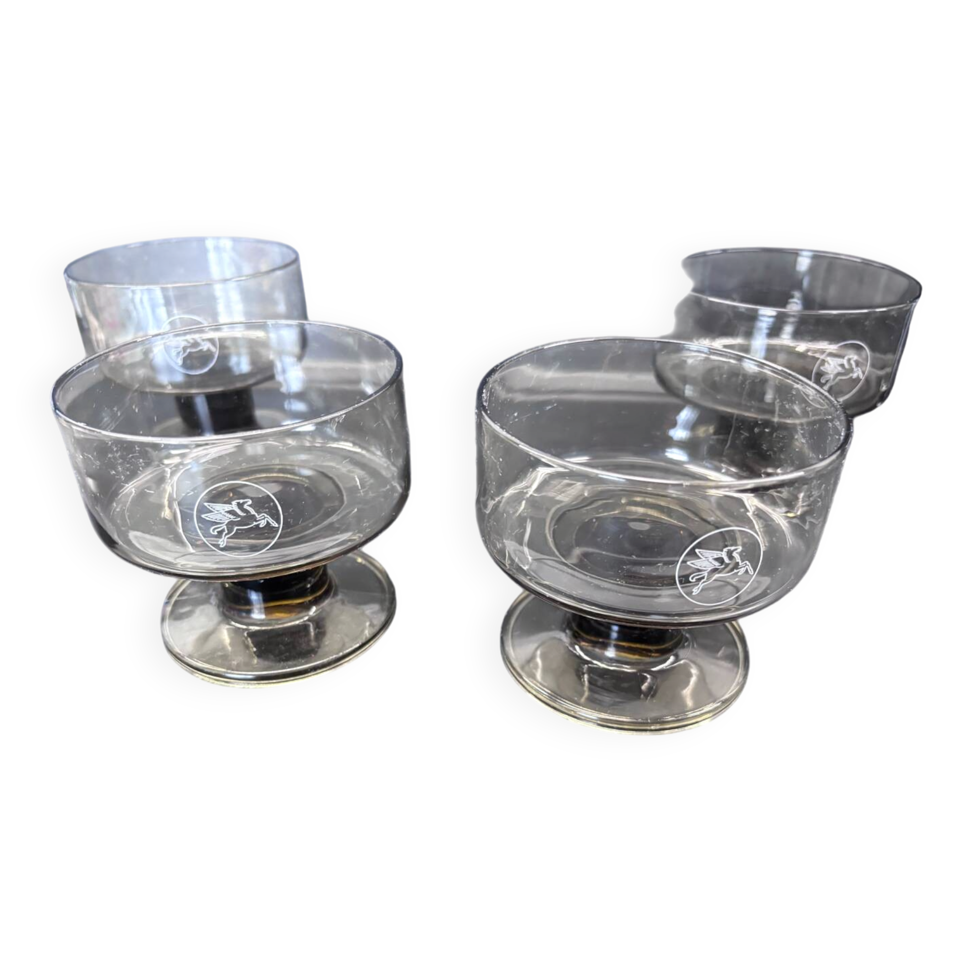 Smoked cups Mobil Pegasus
