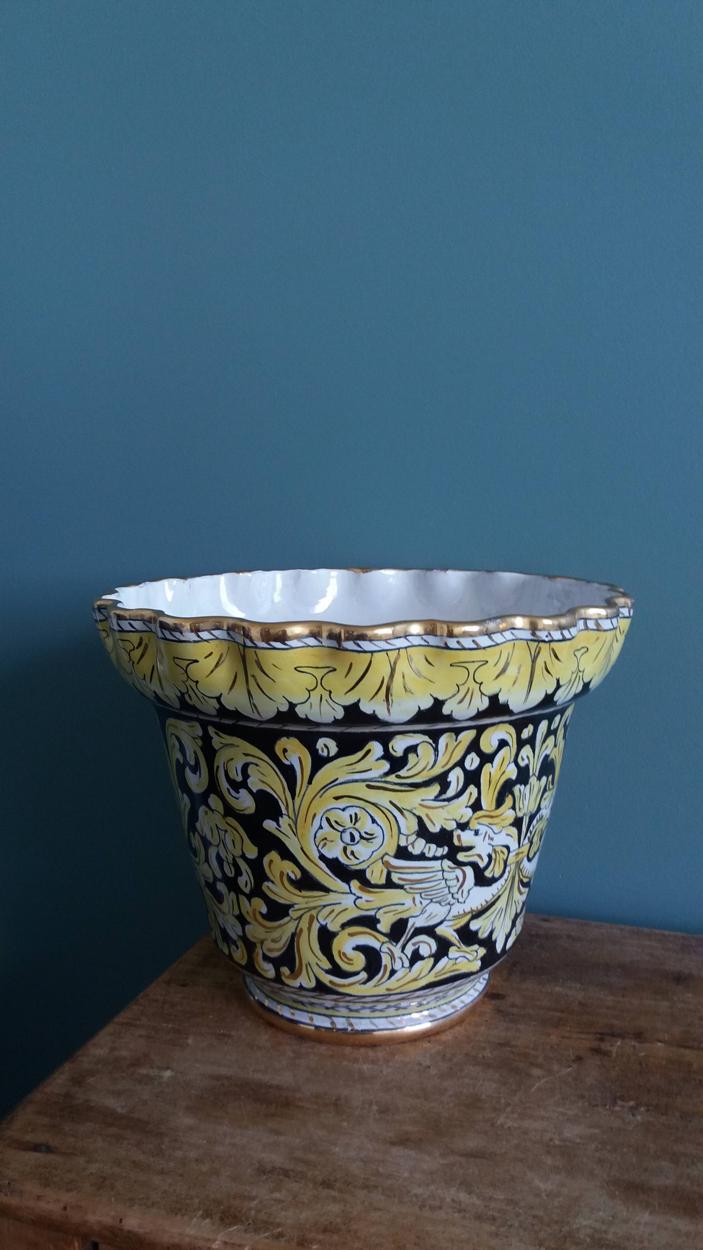 Planter pot in majolica signed Alberto Rubboli, Gualdo Tadino, Italy