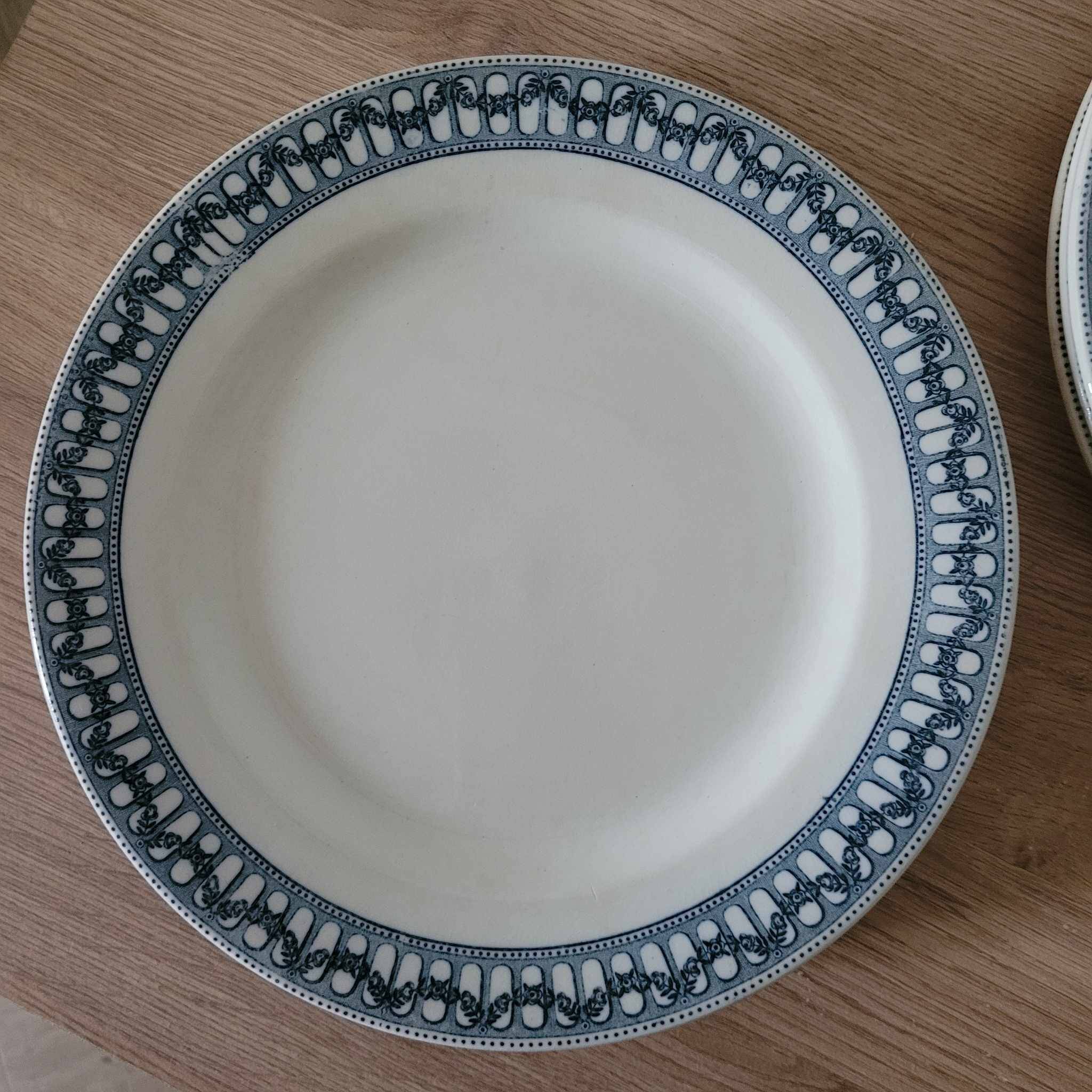 Set of 6 Terre de Fer plates from Sermaize