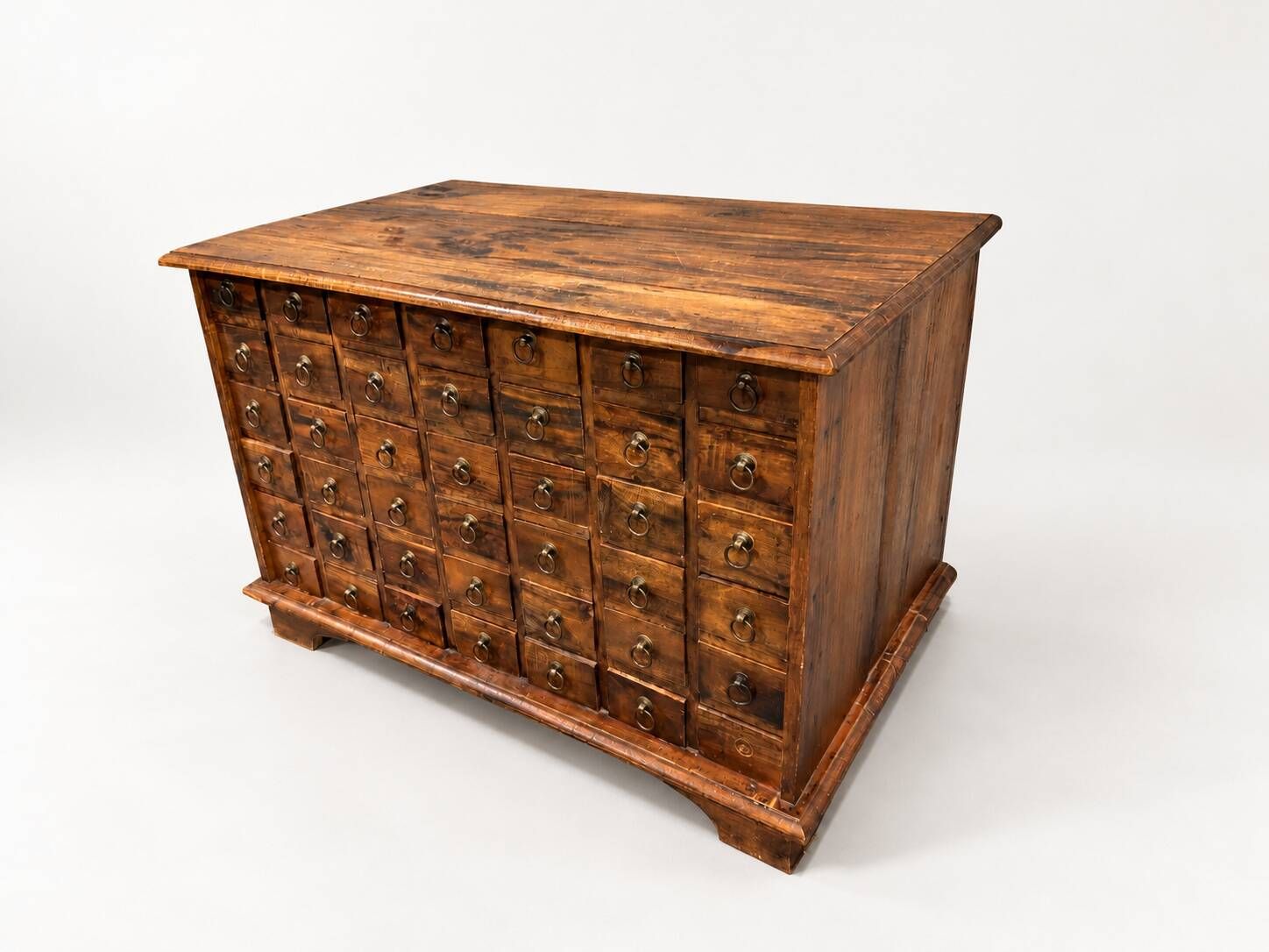 Cabinet de tiroirs de pharmacie apothicaire vintage