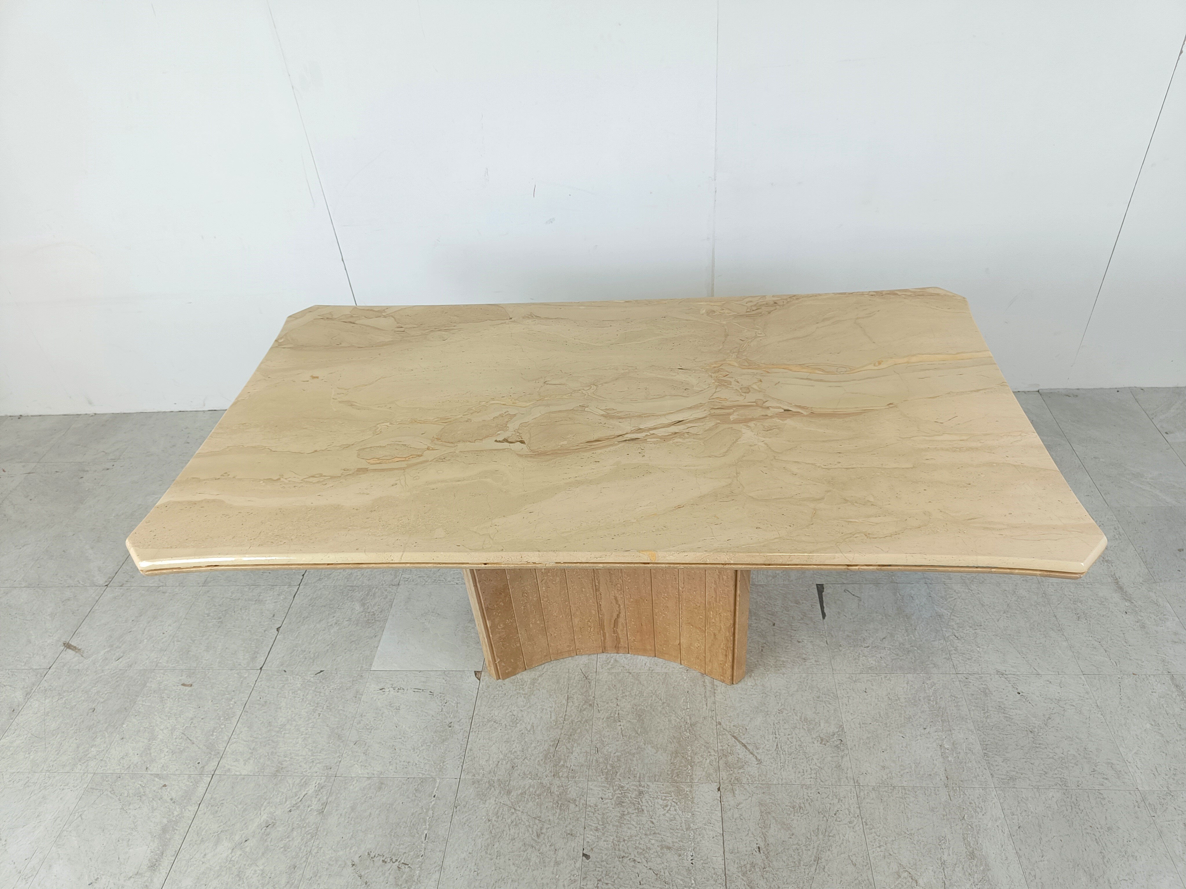 Table à manger en travertin vintage, années 1970
