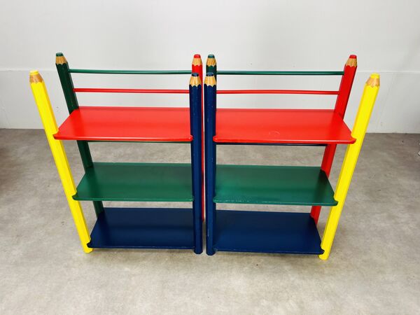 Paire d'étagères crayon style Pierre Sala pour enfants