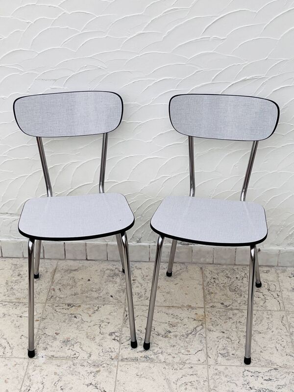 Deux chaises en Formica