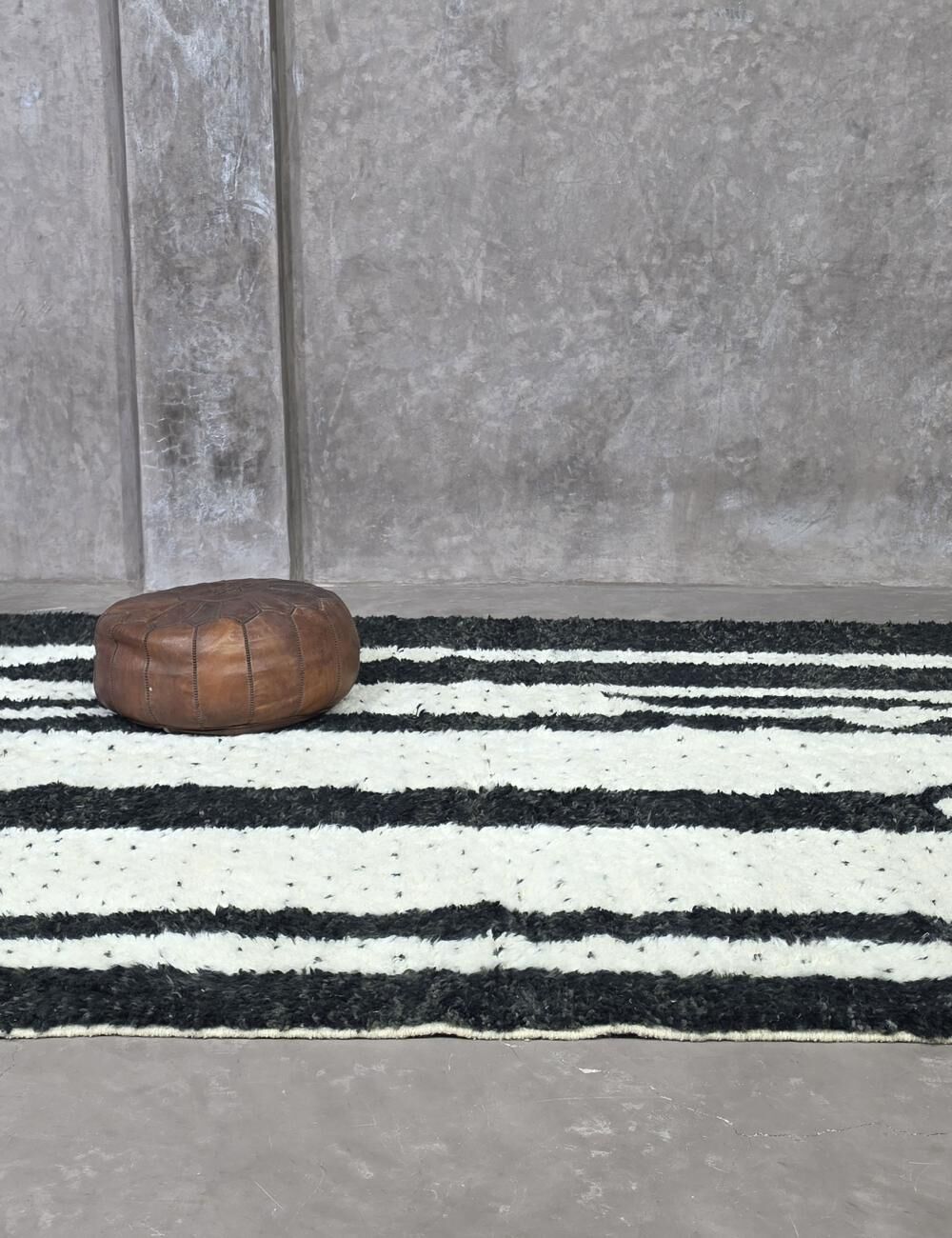 Contemporary Moroccan Rug - 284 x 222 cm