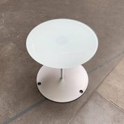 Table d'appoint de la série Drift allemande postmoderne par Walter Knoll, années 1990