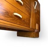 Buffet en noyer Art déco italien, de grande qualité.