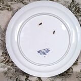 Antique serving dish in Sarreguemines earthenware with old Delft blue decoration.