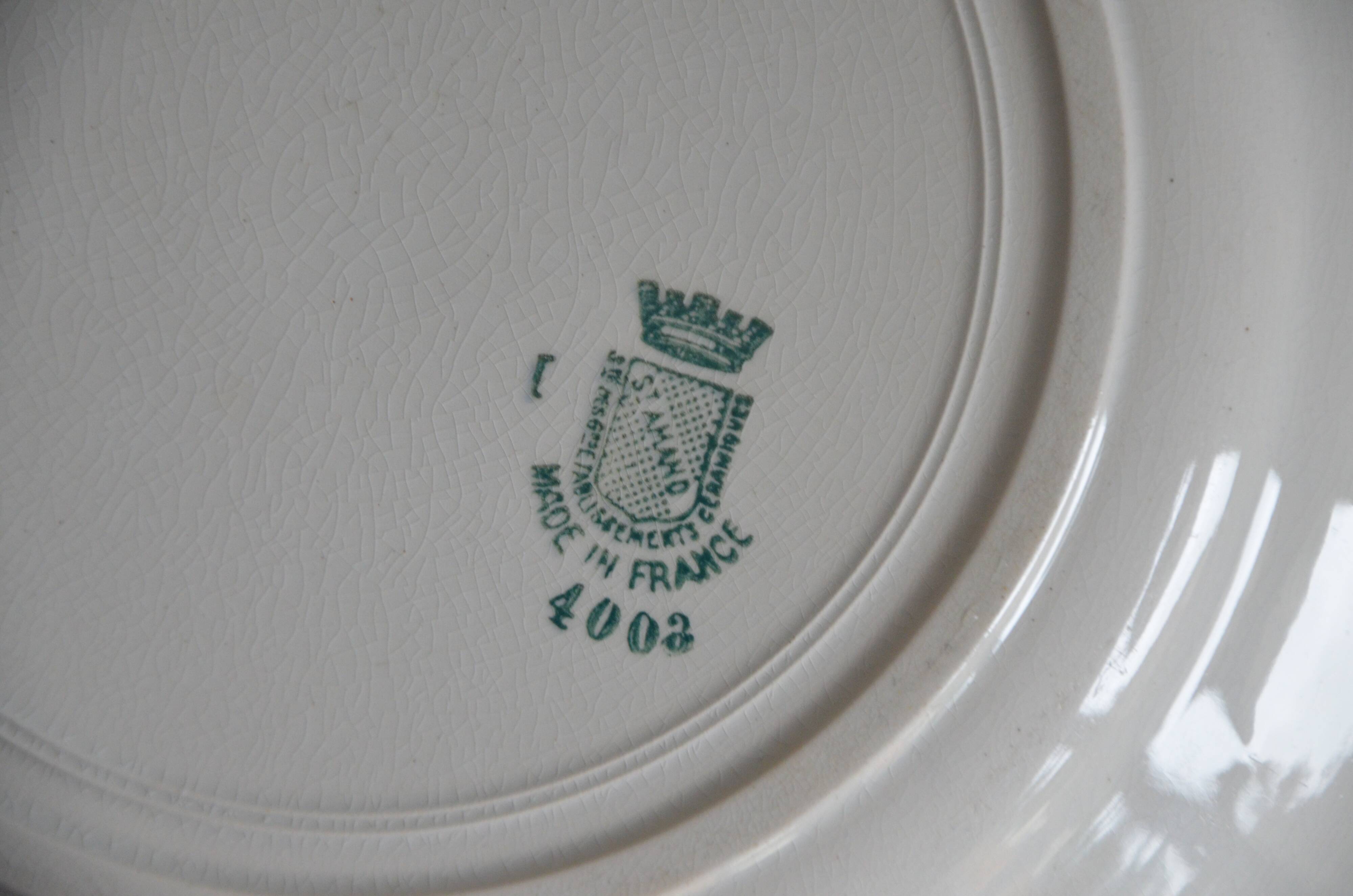 Service Dish Society of Large Ceramics Establishments
