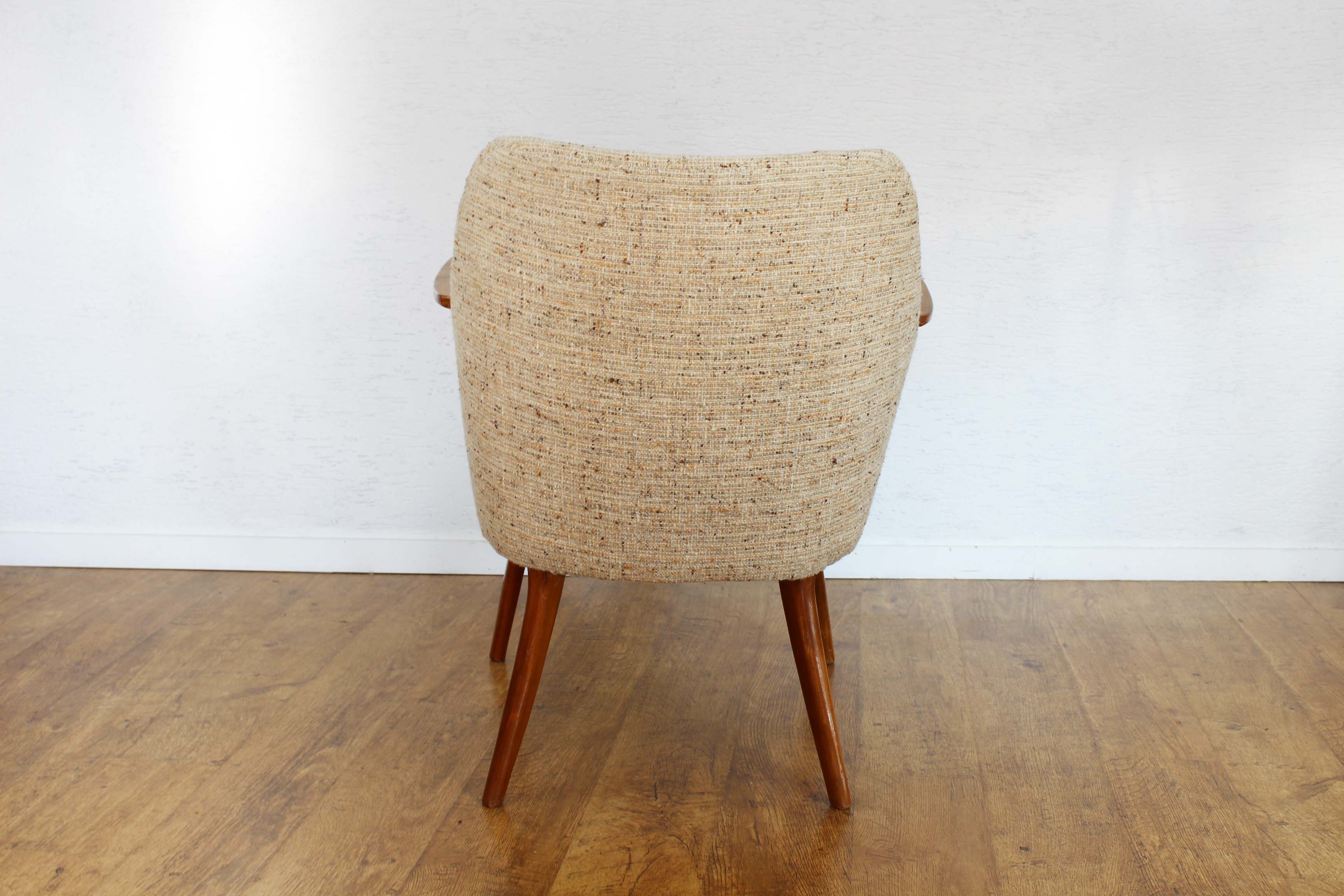 Fauteuil style cocktail avec accoudoirs
