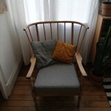 Wide range chair