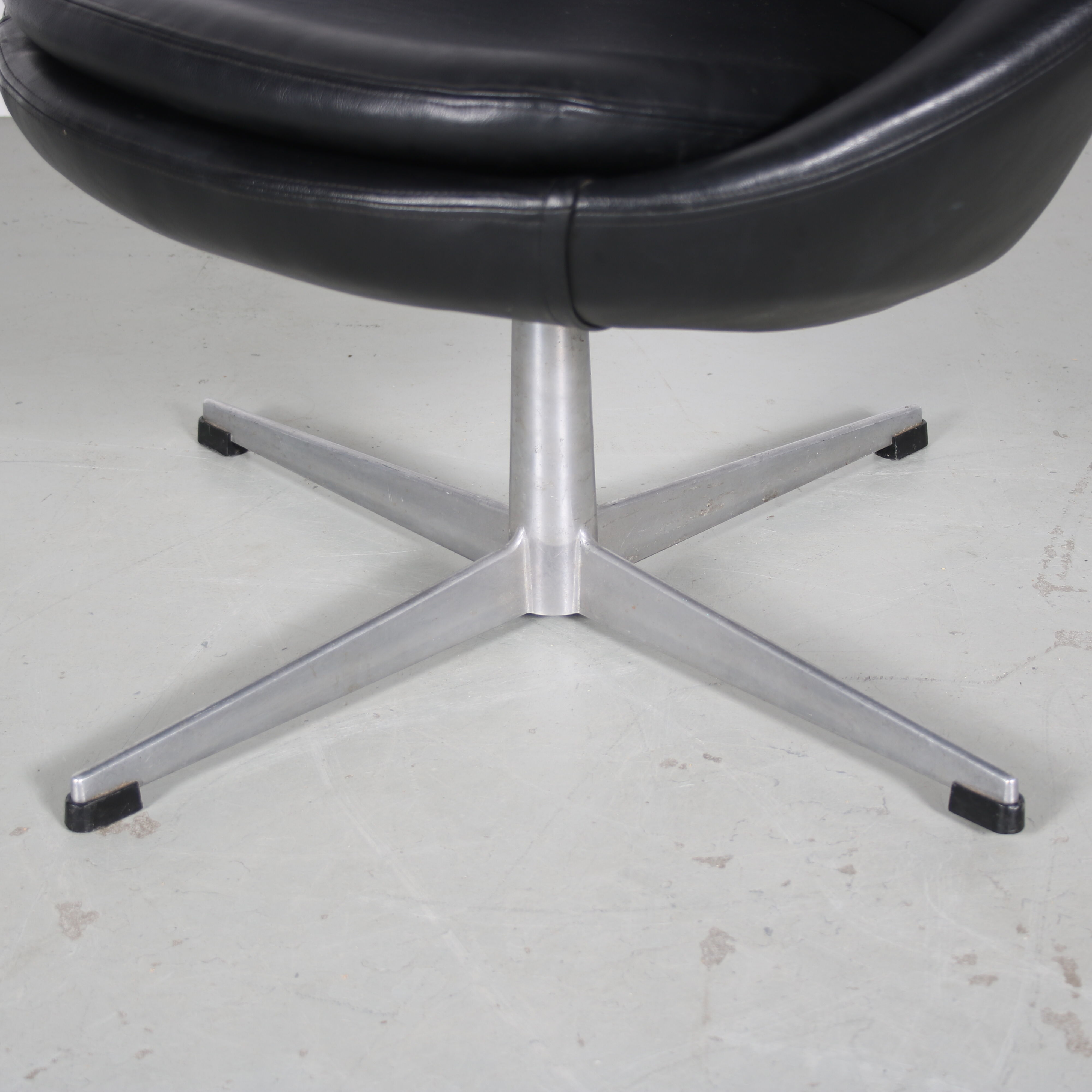 1960s “Little Egg” chair by Pastoe, Netherlands