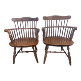 Pair of Windsor armchairs - Noticeable signs of use