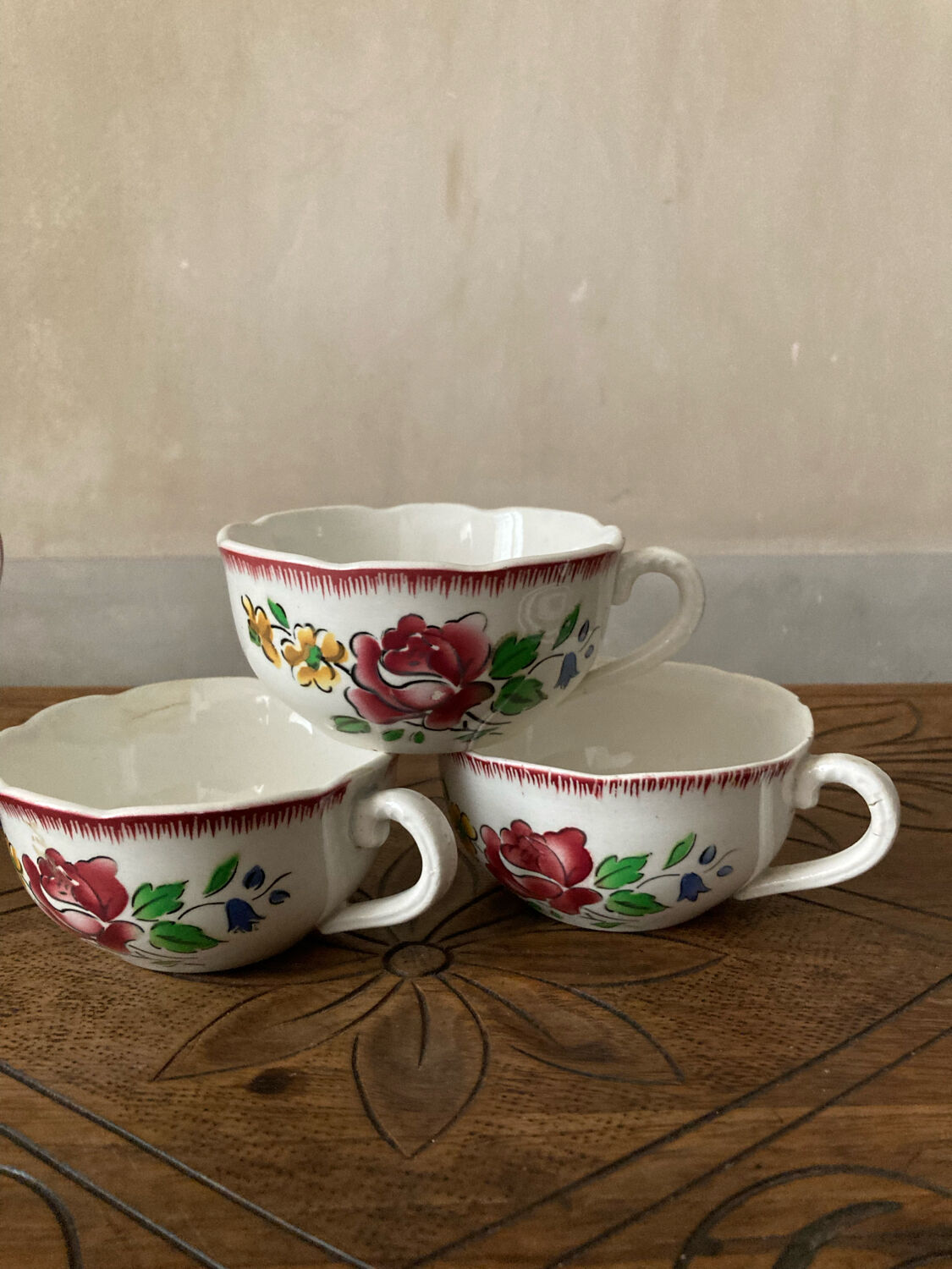 Sugar lot, cups, saucers Digoin