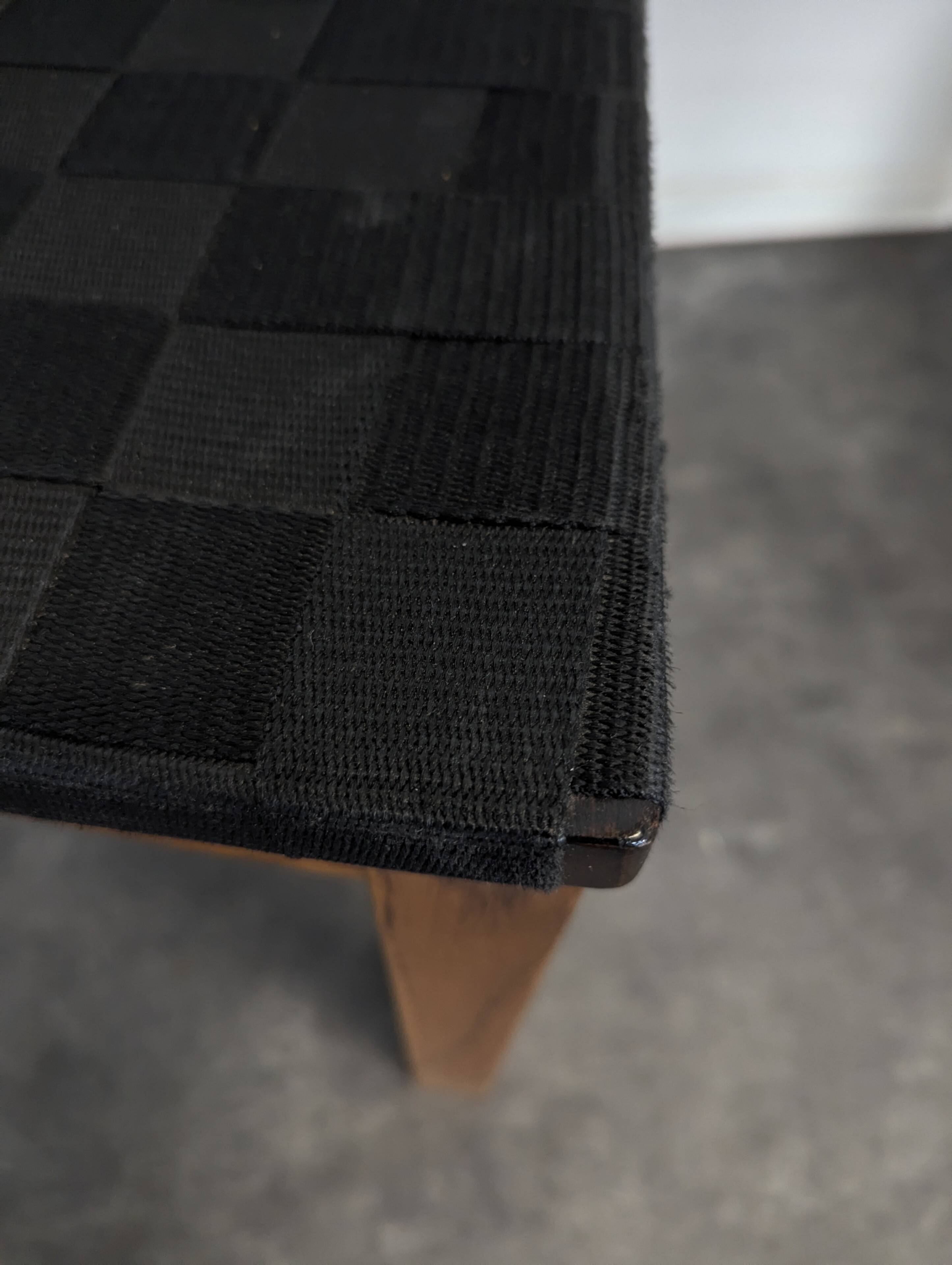 Set of 4 modern chairs