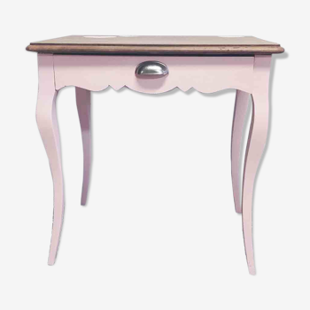 Bureau enfant vintage revu en rose poudré avec coeurs au pochoir