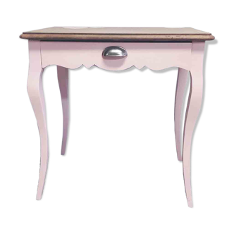 Bureau enfant vintage revu en rose poudré avec coeurs au pochoir