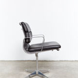 Charles & Ray Eames Soft Pad Chair EA 207 for Herman Miller