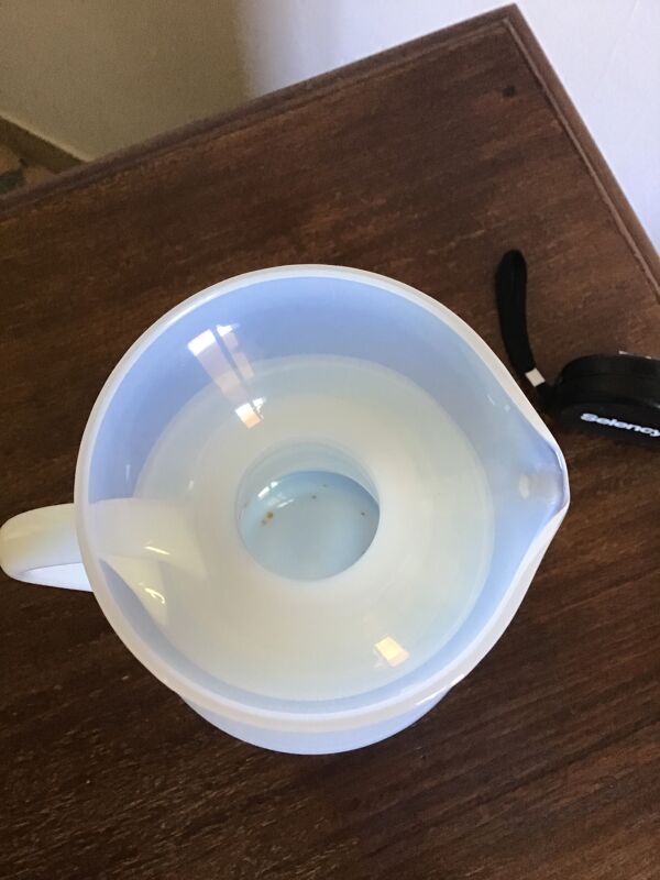 Carafe en opaline ancienne