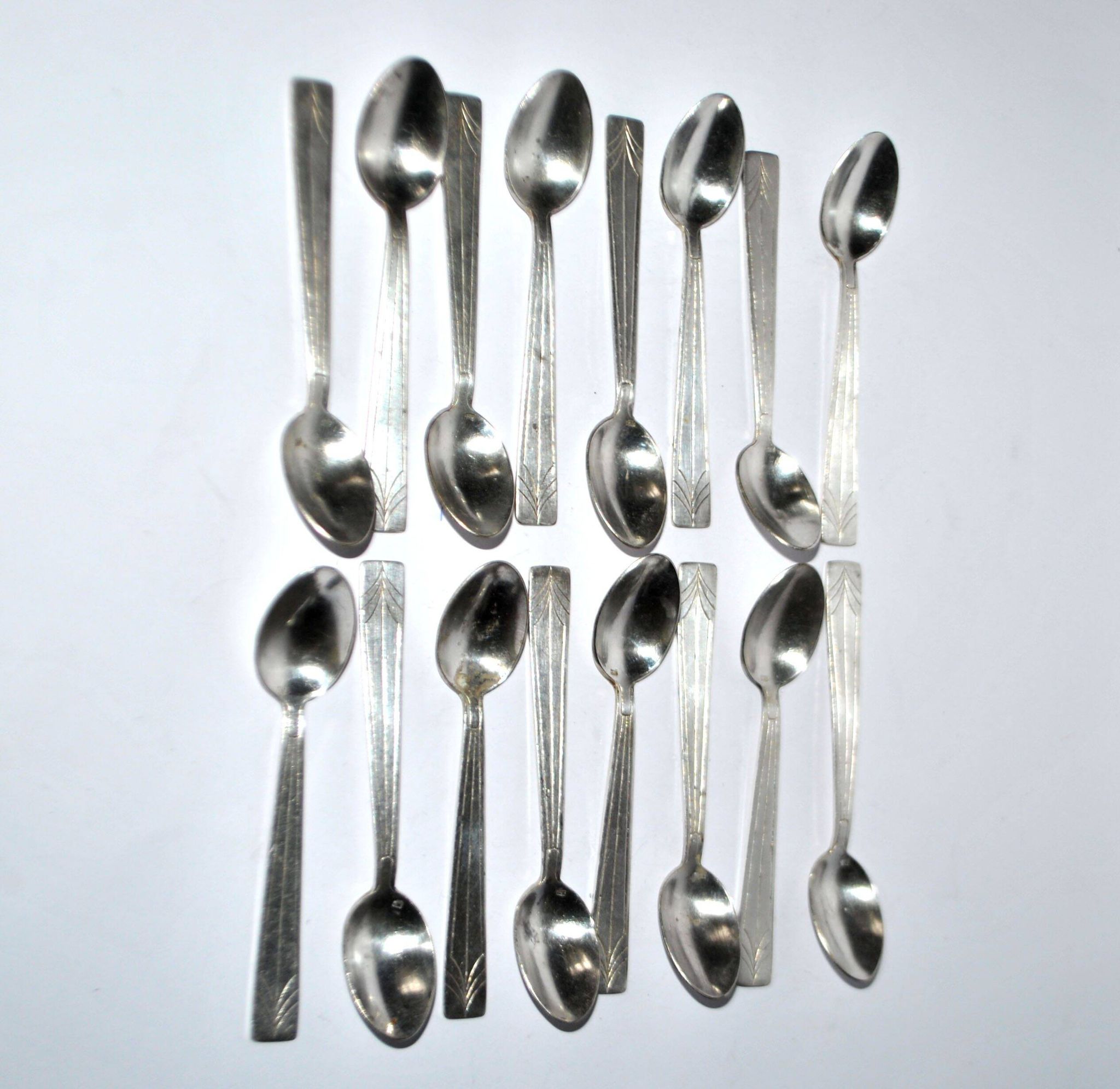 Set of 16 Art Deco silver-plated moka teaspoons 12 cm