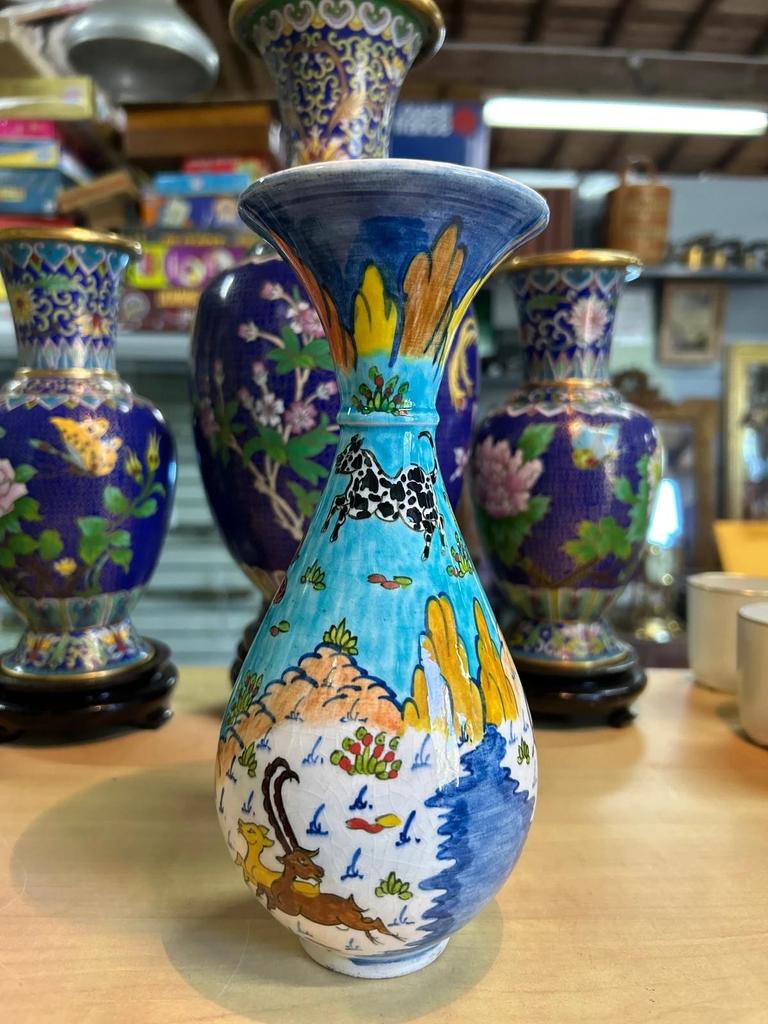 Rare vintage vase Altin Gini in Turkish Kütahya glazed earthenware, handmade and signed.