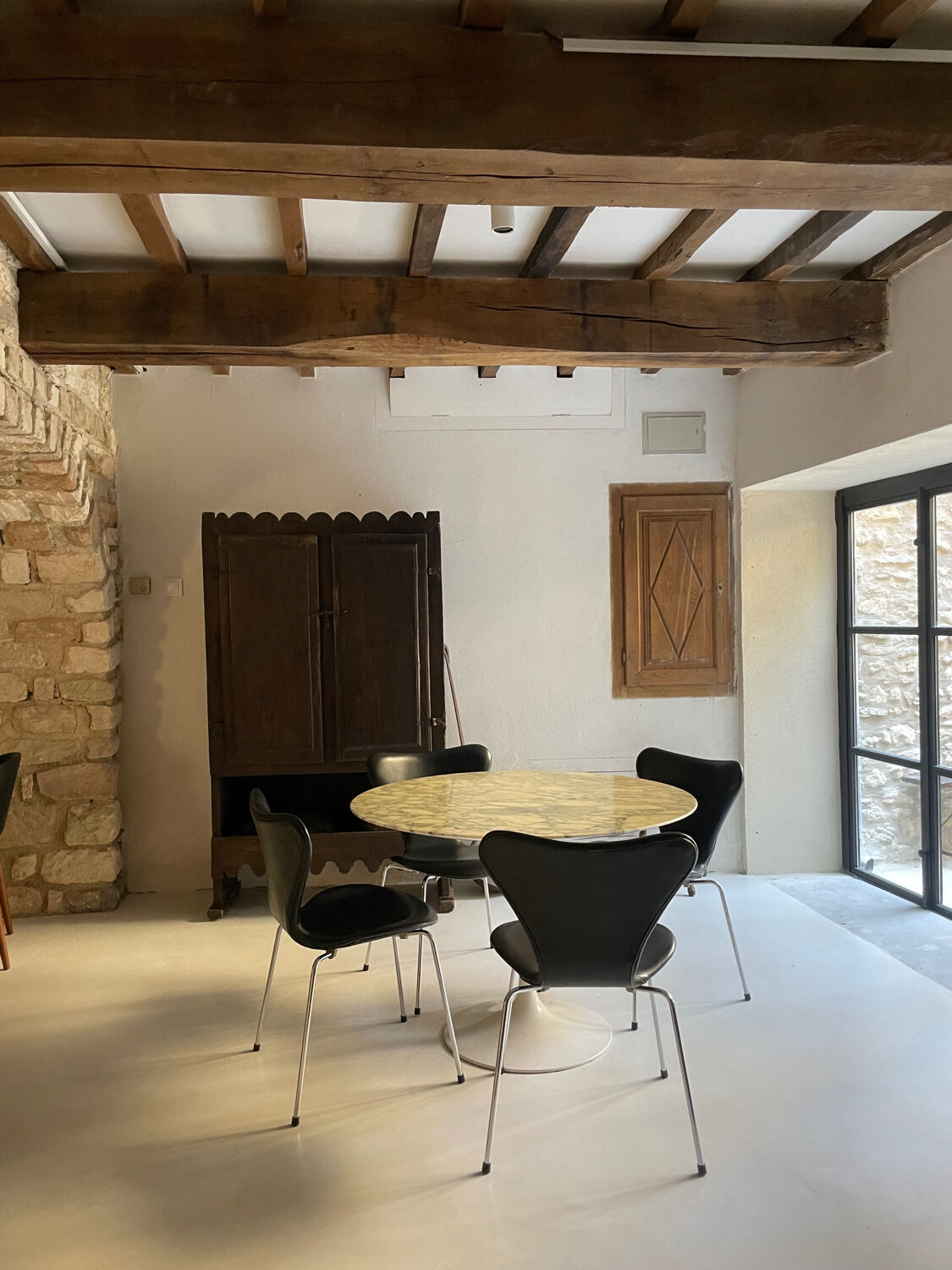 Marble Tulip Dining Table by Eero Saarinen for Knoll