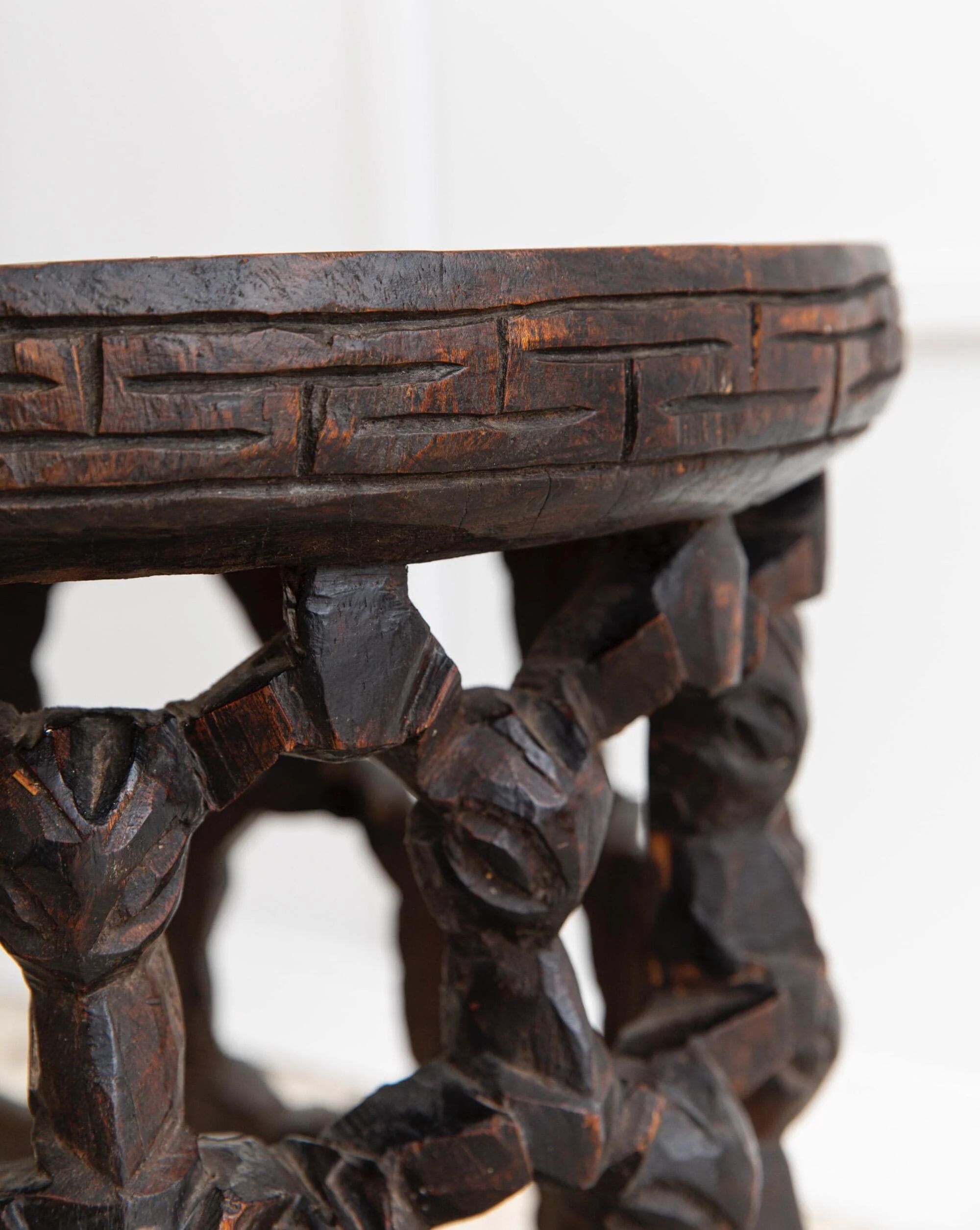 Vintage Bamileke stool from the 1950s - hand-carved table from Cameroon - African art - handmade, bohemian furniture, gift idea