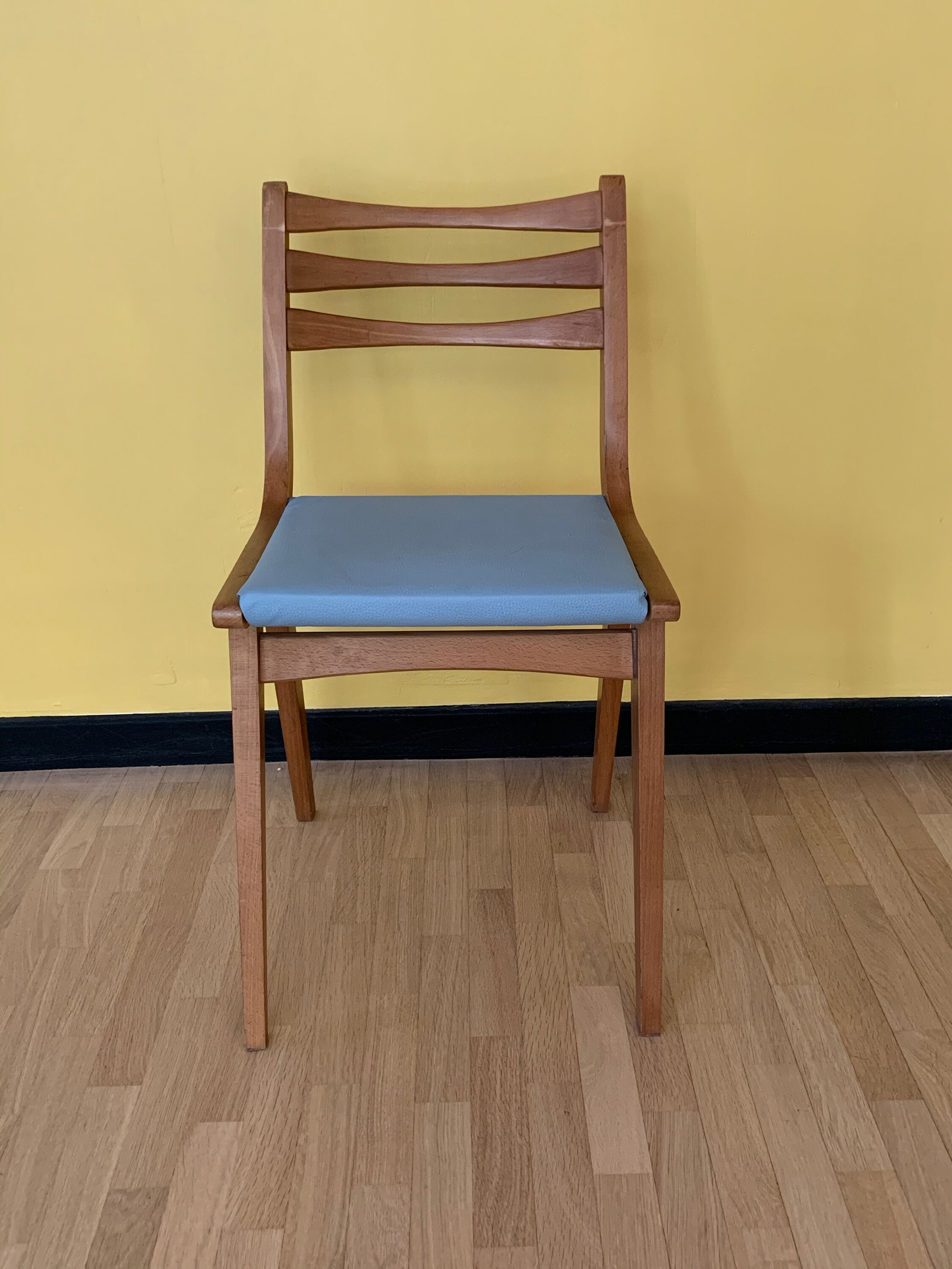 Vintage wooden and skaï scandinavian blue 1950 chairs