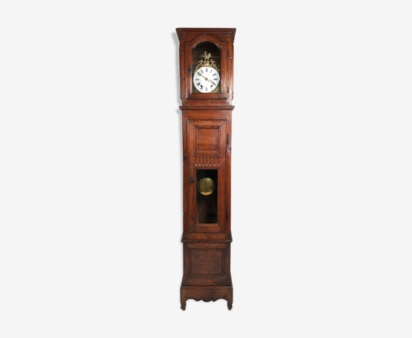 Horloge de parquet en noyer première moitié XIXe, cadran au coq