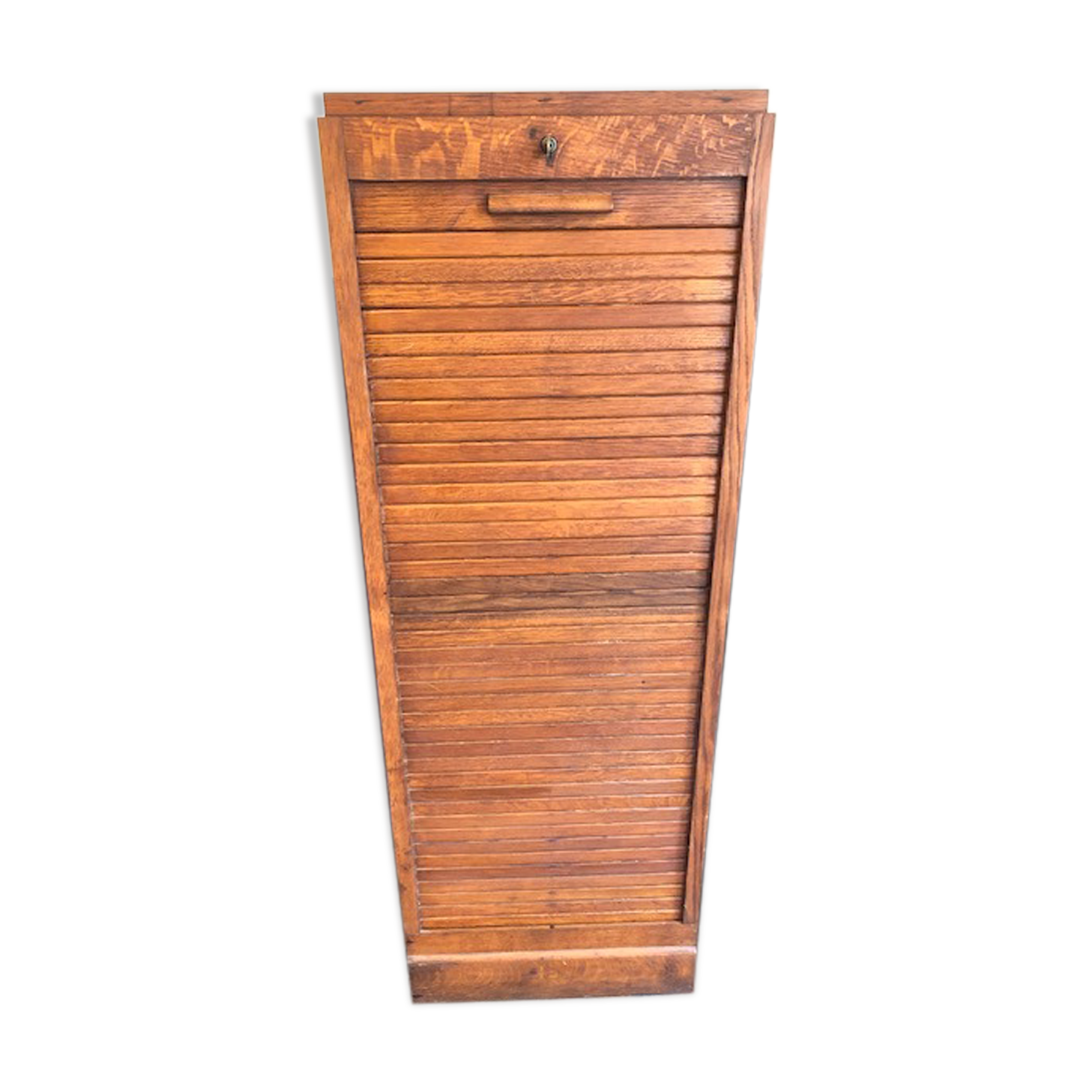 Shuttered storage column