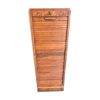 Shuttered storage column