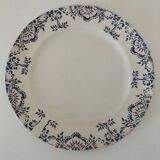 Duo d'assiettes en terre de fer Onnaing – décor bleu et rouge 19ème siècle